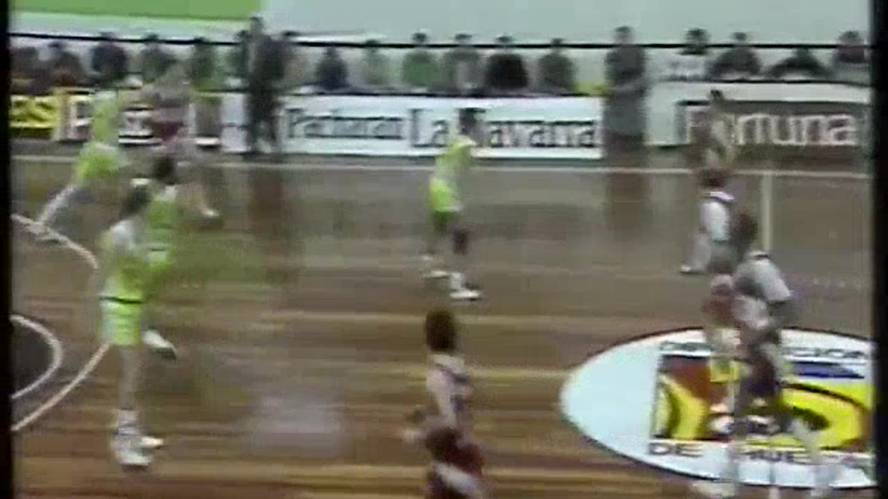 Huesca La Magia vs TDK Manresa 32° Jornada Liga ACB 1989/90 (09 de Abril, 1990) en español
