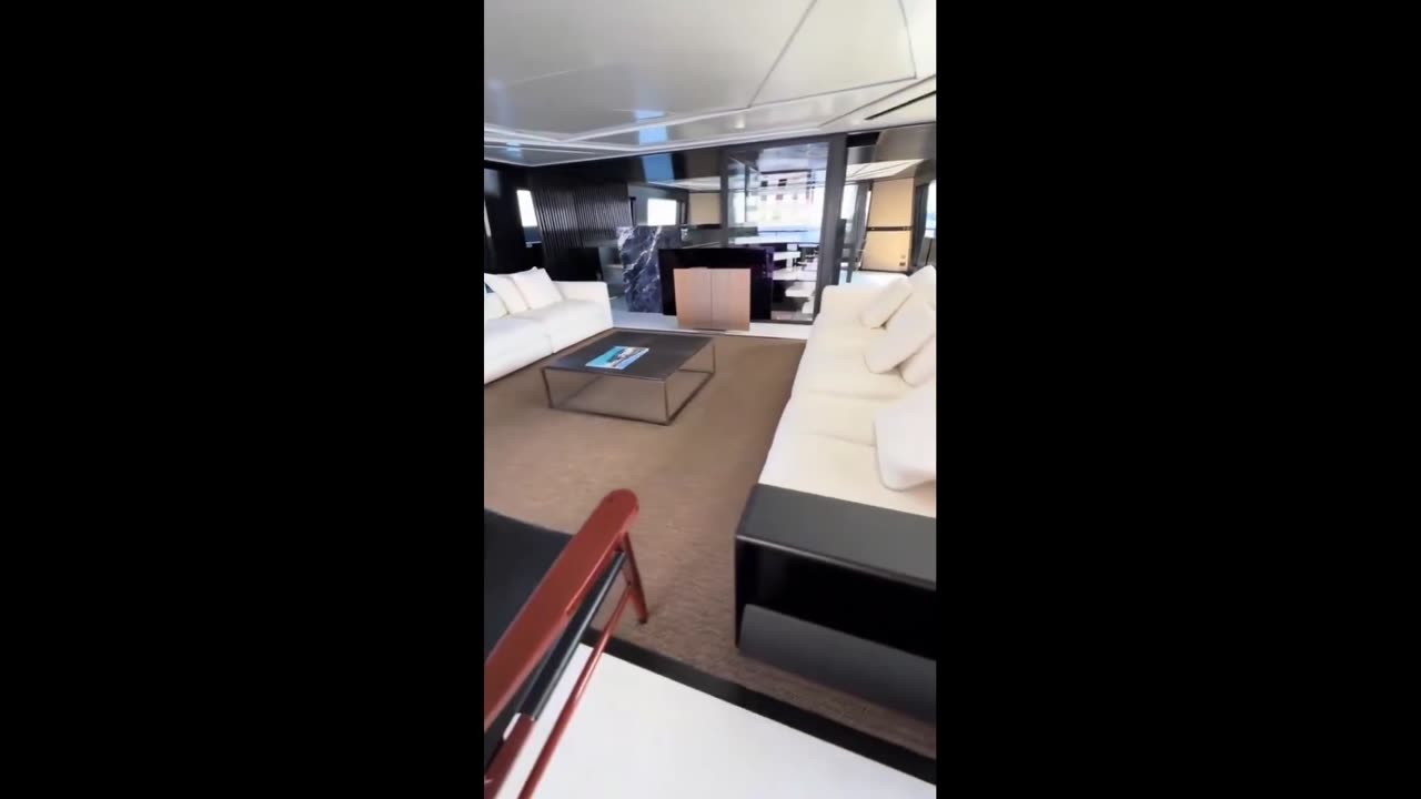 OH to be a multi millionaire many times over. Tour of an $18,000,000 super yacht!