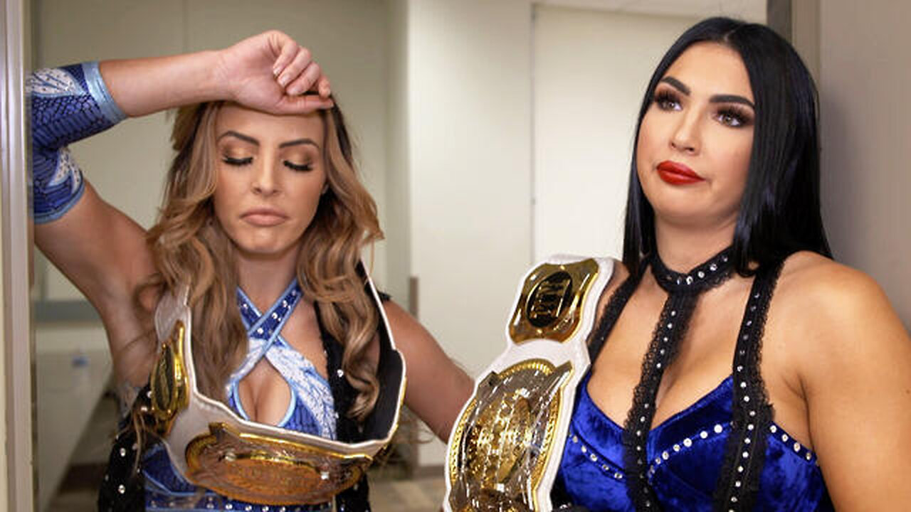What is Peyton Royce suffering from after the Insane Elbow?: April 23, 2019 @wwefree