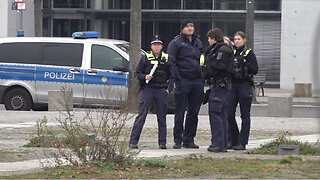 POLIZEI Berlin am 9. November 2025 - Putsch gegen die DDR!