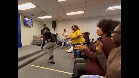 Tap sir!!! 🕺🏼🕺🏼 praise break