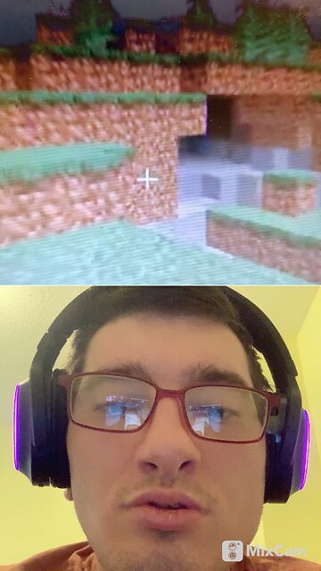 My reaction to ringloid playing Minecraft