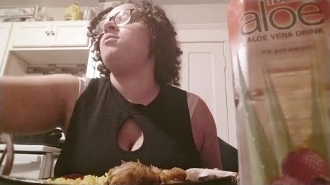 Eating My Son’s Homemade Chicken + Leftovers | Simple Mom Meal