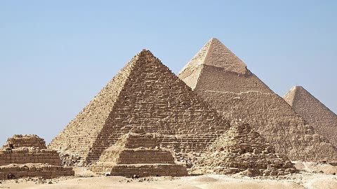 Por qué se construyeron las pirámides de Keops?