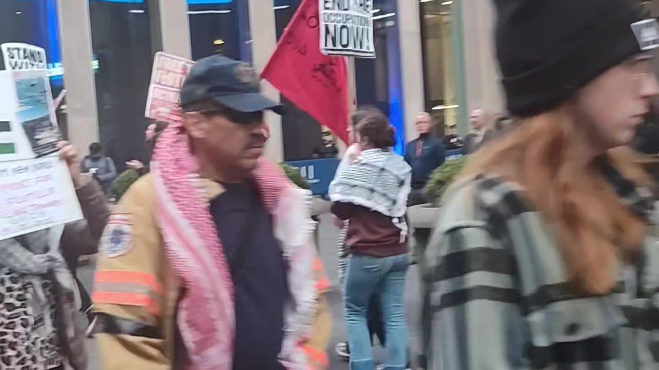 "DOS AÑOS DE GENOCIDIO. LEVANTÉMONOS POR GAZA", hoy es Nueva York.