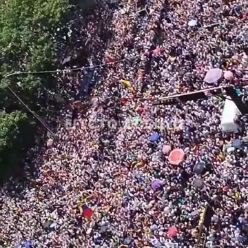 🚨| URGENT: Venezuelan tyrant Maduro doesn't want the world to see this protest against him