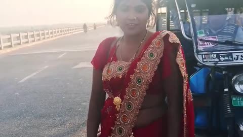 Paidal chal Sawari chahie