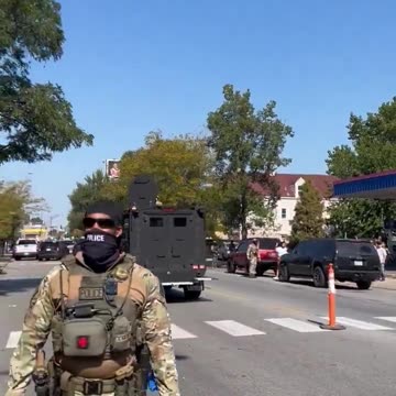 BREAKING: Federal Agents have just shot a woman who