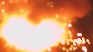 💥 The crew of the Mi-8 helicopter destroys Russian kamikaze drone in the night sky over Ukraine