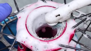 How to clean a bicycle wheel and the inside of the freehub body thoroughly.