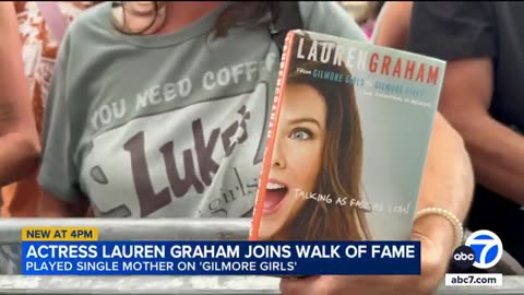 'Gilmore Girls' star Lauren Graham receives star on Hollywood Walk of Fame