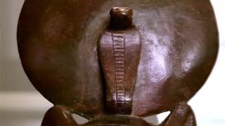 Il simbolo del serpente cobra Wadjet dell'antico Egitto DOCUMENTARIO Wadjet,la dea cobra del Basso Egitto e Nekhbet,la dea avvoltoio del Alto Egitto erano le due dee dell'ureo e un titolo del faraone egiziano