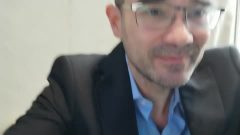 Eva Vlaardingerbroek speaks on ban and freedom : Eyes Open .