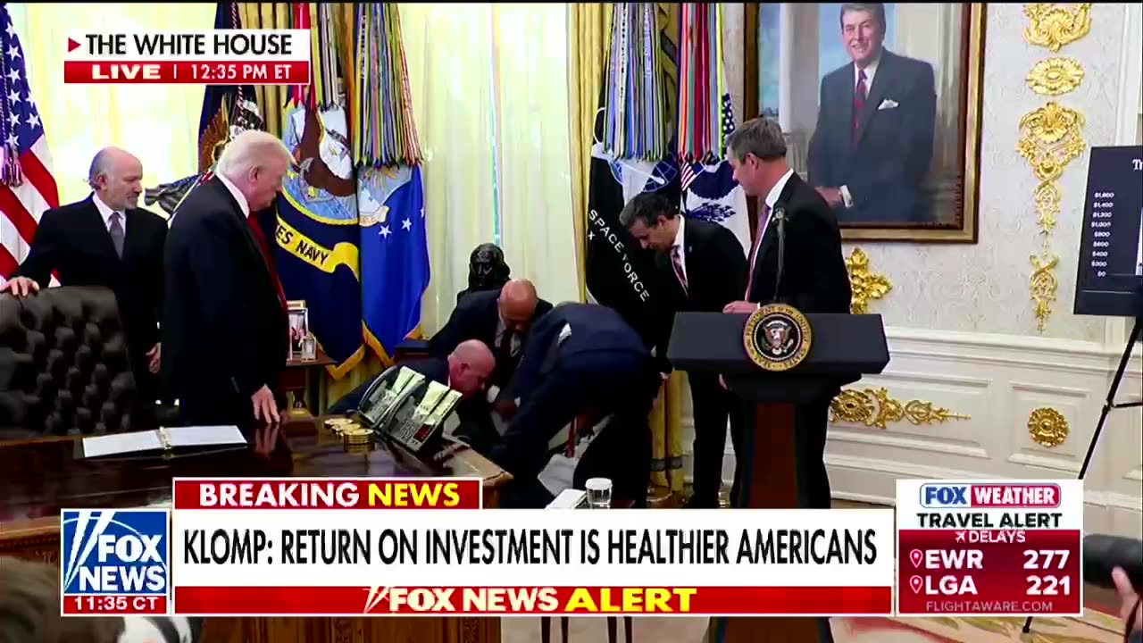 RFK Jr. flees as colleagues has medicala emergency at White House