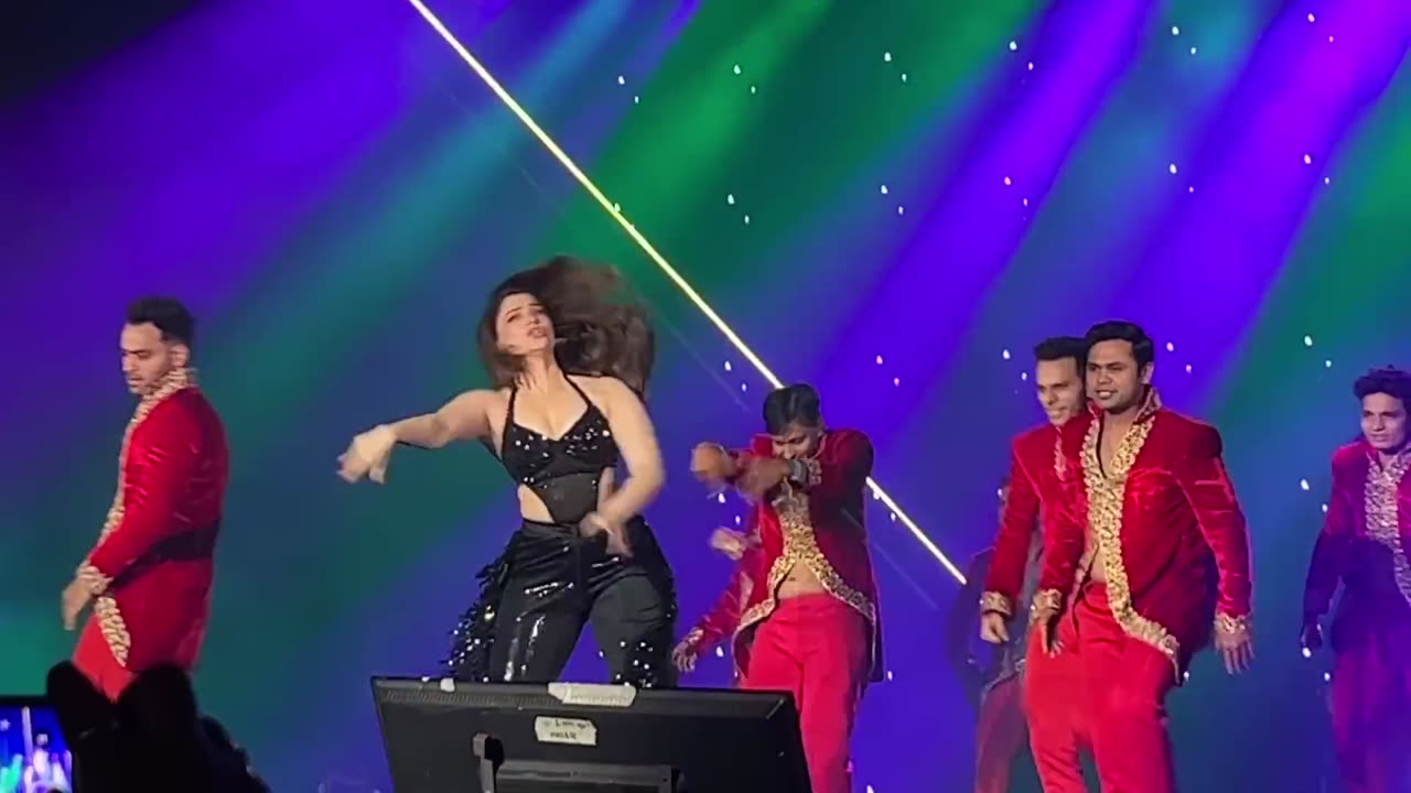 AAj Ki Raat - Hot Sexy Tamanna Bhatia Performance