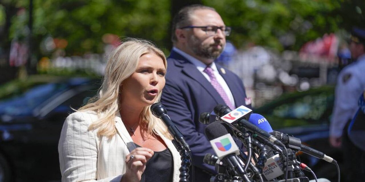 Reporter Gets in Showdown With WH PressSec Over Illegals, Schumer Shutdown