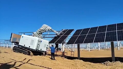 🇨🇳 Every second in China, an average of 100 solar panels are installed