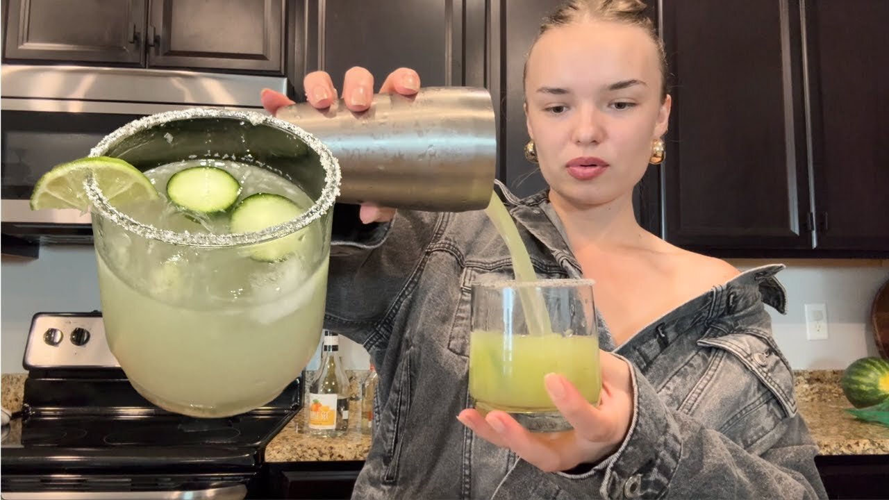 MAKE THE BEST CUCUMBER MARGARITA WITH ME
