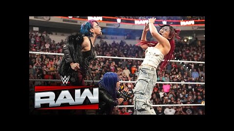 Asuka sprays IYO SKY with poison mist Raw highlights, Sept. 29, 2025 - WWE