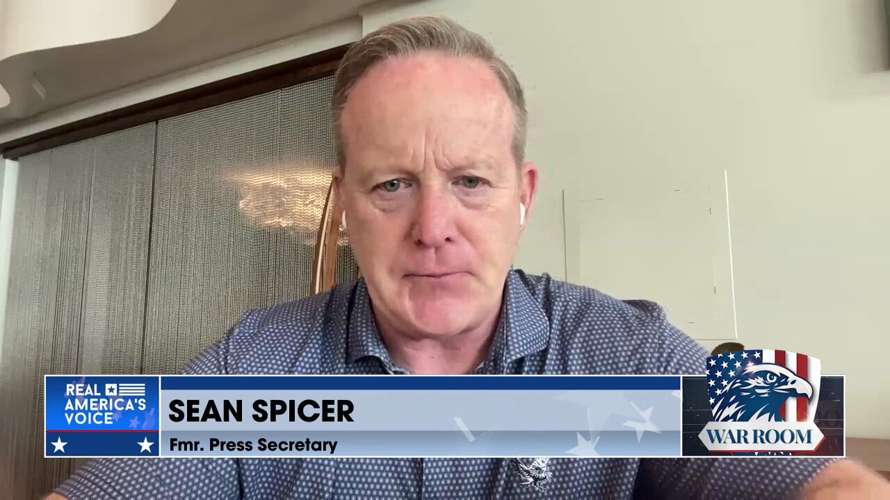 Bannon | Sean Spicer H-1B Visa Poll Shows That MAGA Sides With Bannon Stance