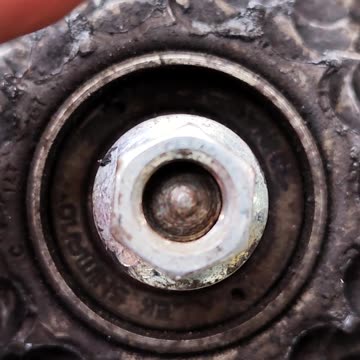 How to remove a bicycle wheel. The bike freewheel is not working properly.