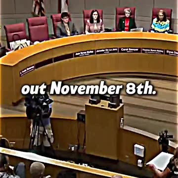 Mom sues schoolboard