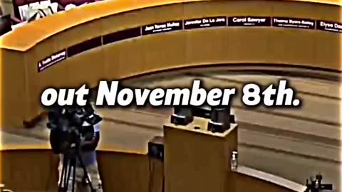 Mom sues schoolboard