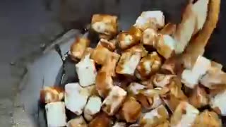 Immersive body experience making a pot of chocolate, strawberry crispy pearl snowflake crispy!!