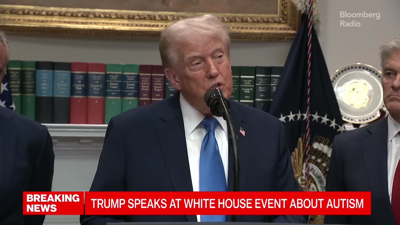 President Trump Signs Memo / Message Urging Pregnant Women Not to Take Tylenol