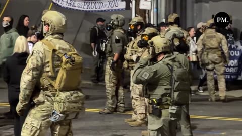 DHS agents have just RIPPED DOWN... 