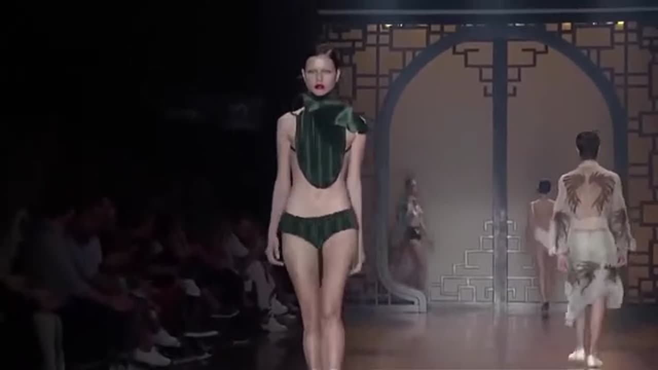 Fashion show fails