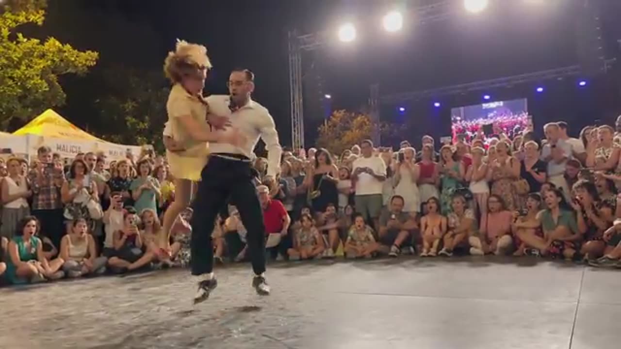 CRAZY-ROCK-AND-ROLL-DANCE-IN-SPAIN_360p