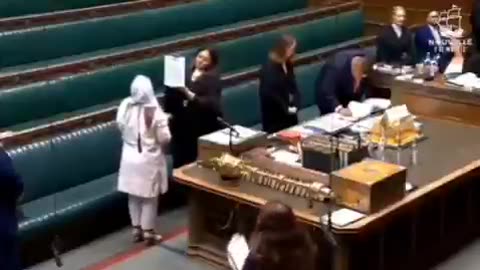 UK Home Secretary Yvette Cooper Takes Oath on Quran Amid Historic Appointment