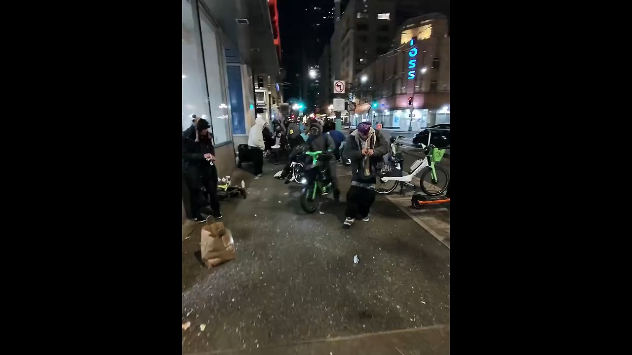 New Year's atmosphere in festive Seattle.