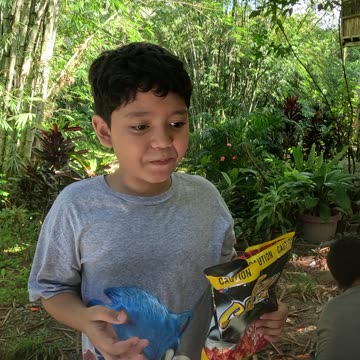 My Son Tries Ghost Pepper Cheezy Corn Crunch! 🌶️ | Snack Time at the Farm 🇵🇭