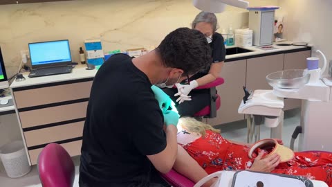 Invisalign Journey: 6 Week Checkup & My Pro-Tip for Removing Tight Aligners