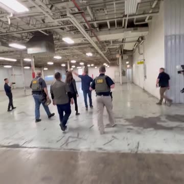 🔥WOW! DHS Sec Kristi Noem buying HUGE Chicago building - that will MULTIPLY Illegal Aliens that can be processed in Chicago & Illinois