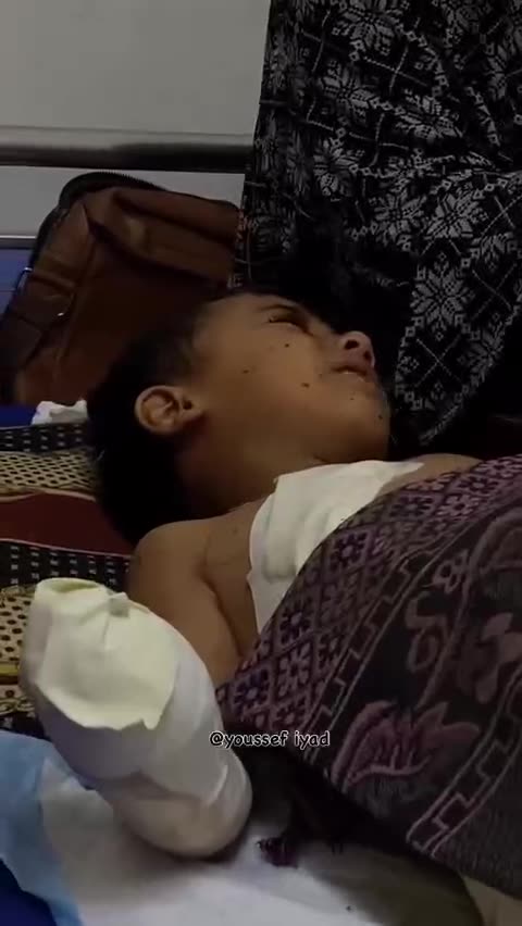 Palestinian boy Yahya Sharabati suffered serious injuries