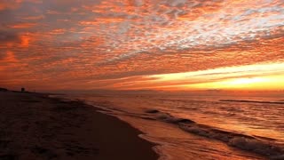 Sunset Beach Waves 🌅🌊 | Relaxing Ocean Sounds & Peaceful Coastal Views