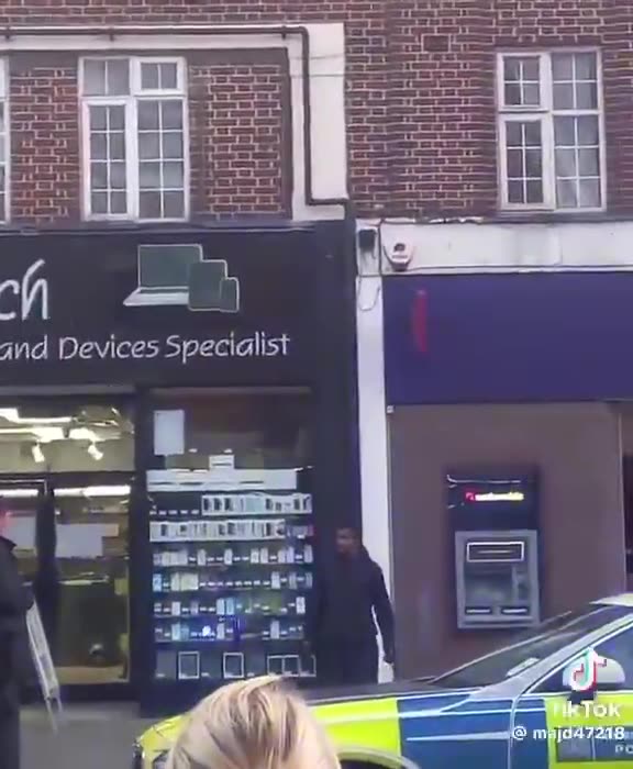 Eltham, London Why haven’t the police tasered the guy with a knife ?