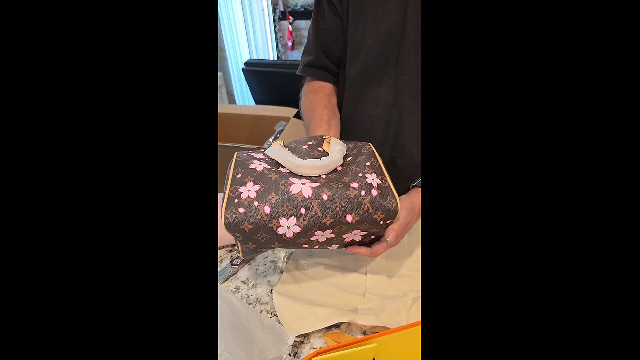 Lisa take 2 unboxingmystery.com