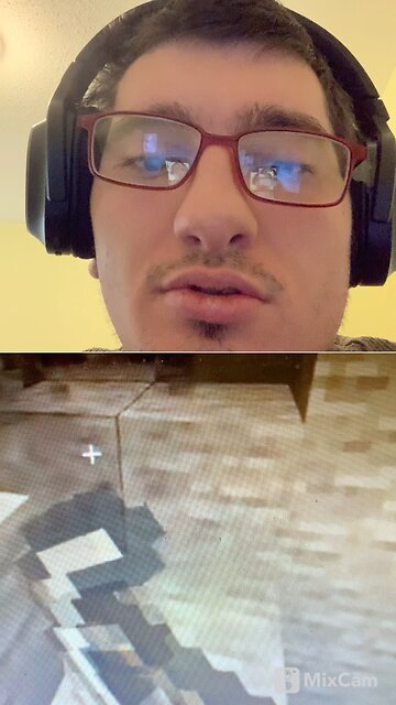 My reaction to mmjoemele playing Minecraft