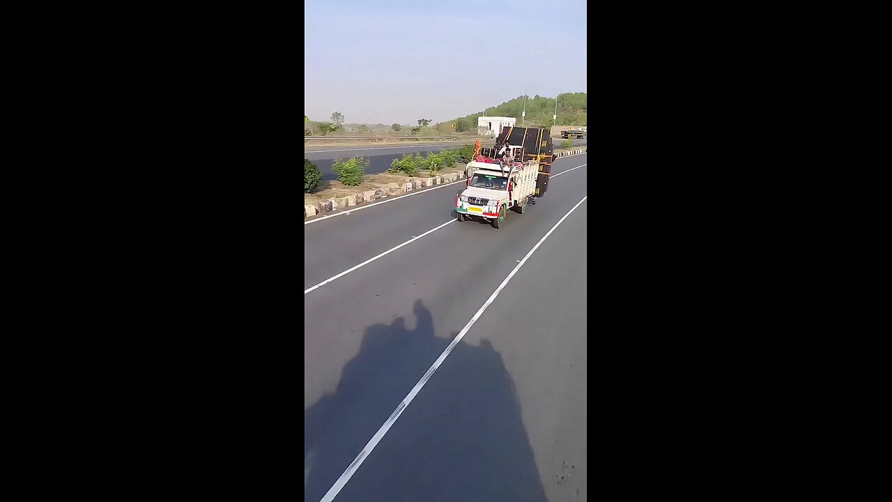 Kitna speed Se Ja Raha Hai DJ