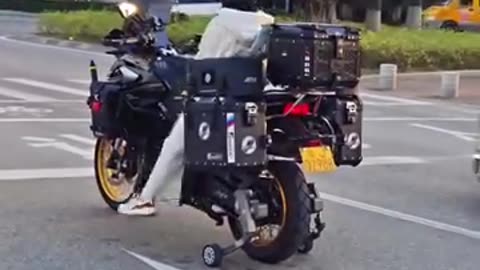 Did you know about this technologia 🤭 #moto #motogirl #bikegirl #motorcycle