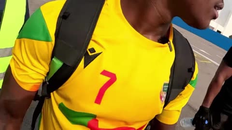 Speed ​​takes a ride in a helicopter