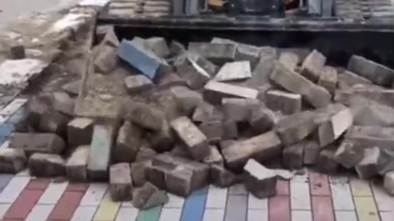 Donald Trump mandou destruir uma rua com as cores do movimento LGTVHDMI4K+