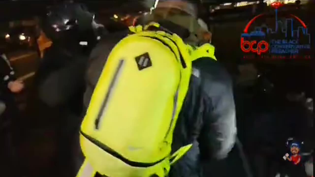 Baton Attack on a journalist in #Portland