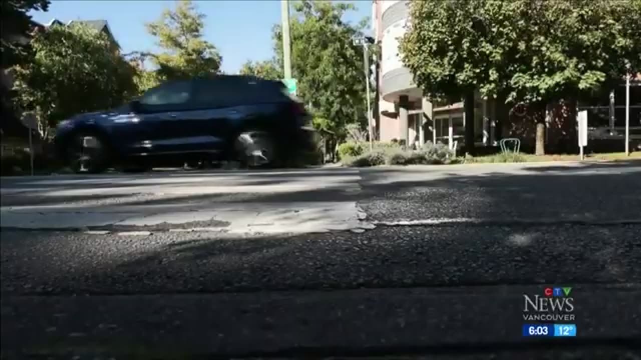 Woman, child struck while crossing Vancouver street