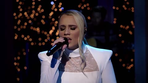 Silent Night - Gabby Barrett (live)