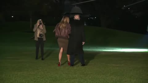 🚨Tổng thống Trump rời WH đến Florida cùng Melania, lên trực thăng Marine One.